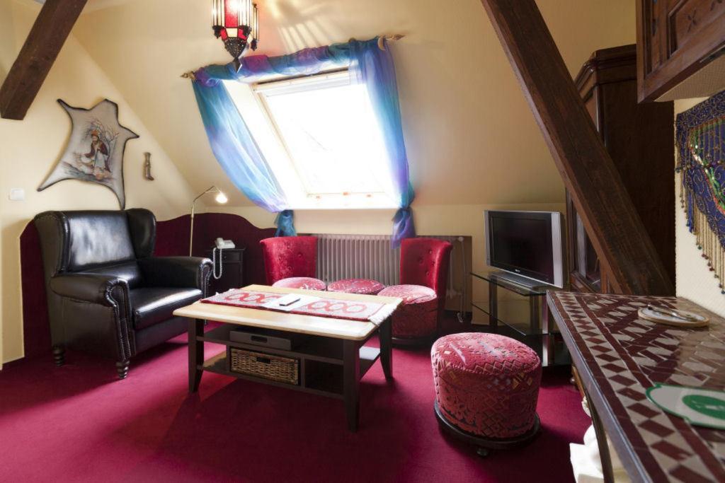 Themen Hotel Terrassen Cafe Bad Münder am Deister Eksteriør billede